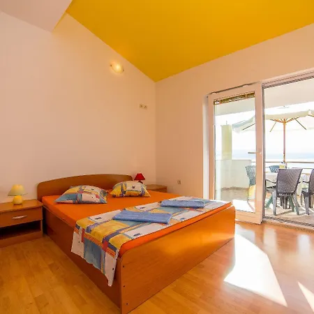 Apartman Saga 2 *